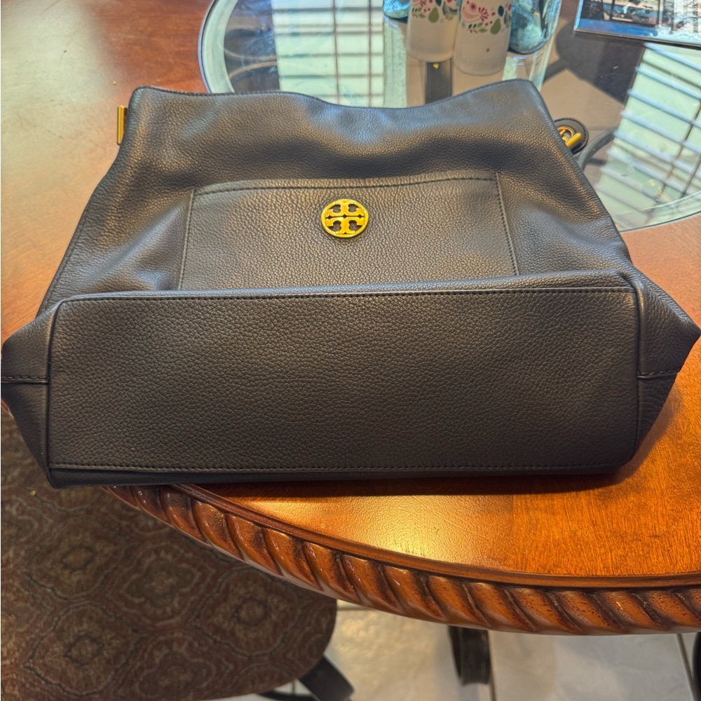 Tory Burch Black Chelsea Chain Hobo - Picture 15 of 17